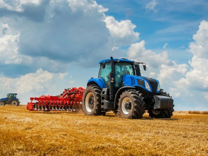 Rola traktorów w nowoczesnym rolnictwie: efektywność, wydajność, zrównoważony rozwój
