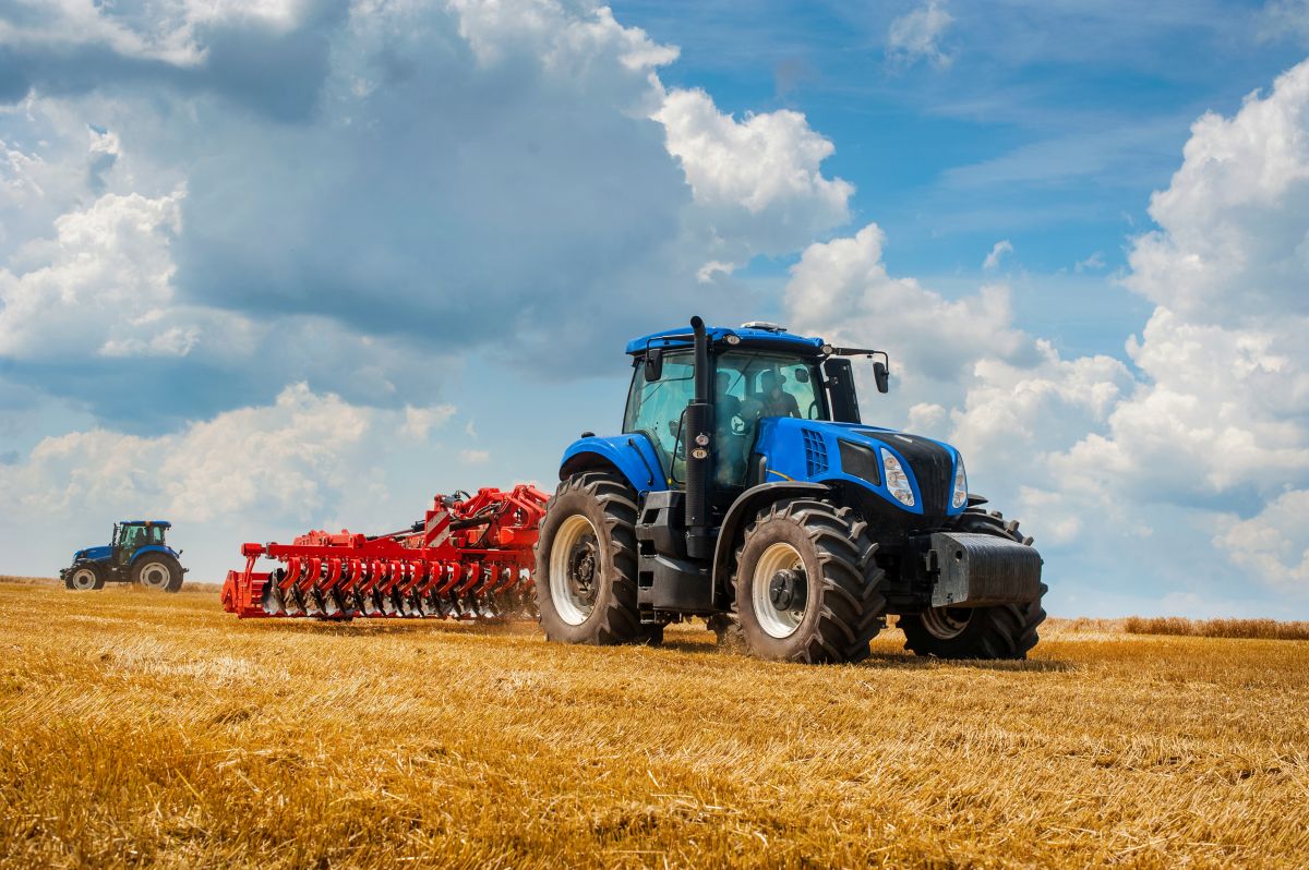 Rola traktorów w nowoczesnym rolnictwie: efektywność, wydajność, zrównoważony rozwój
