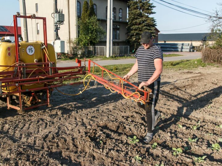 Odkażanie gleby przed siewem – mechanizmy działania, efekty i odpowiedzialne praktyki