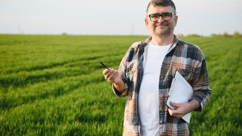 Specjalista od rolnictwa – obowiązki, zarobki, wymagane kwalifikacje