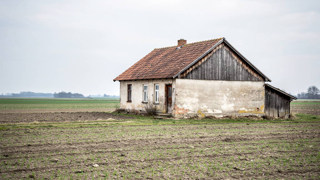 Działka siedliskowa – co to jest i kto może ją kupić?